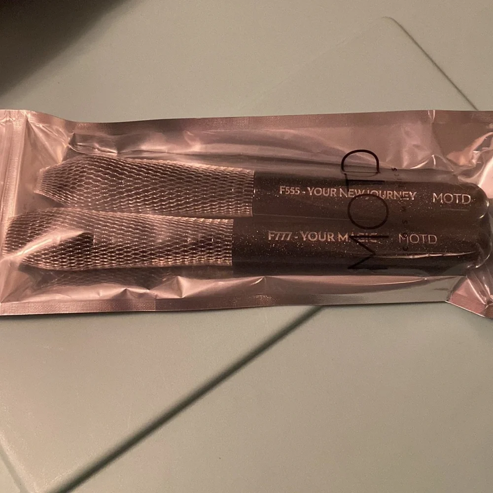 *NWT* MOTD Brush Set